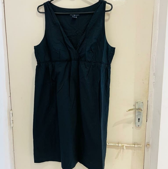 GAP black beautiful dress - Picture 3 of 10